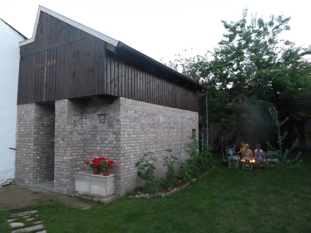 Kaboca Vendeghaz Apartment Vác Exterior photo